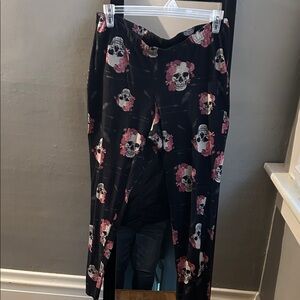 Torrid Black and Pink Skull Leggings